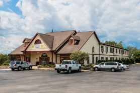 Econo Lodge & Suites