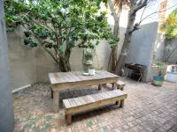 The Big - Luxury Backpackers Hotels near Green Point