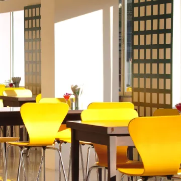 MayFlower Grande Hotel Nimmanhemin Отели рядом с достопримечательностью «Nimmanhaemin Road»