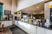 Quality Inn & Suites Silverthorne - Copper Mountain - breakfast