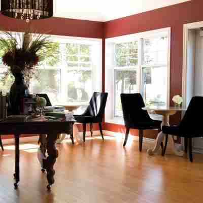 Manoir Becancourt Hotel Dining/Meeting Rooms