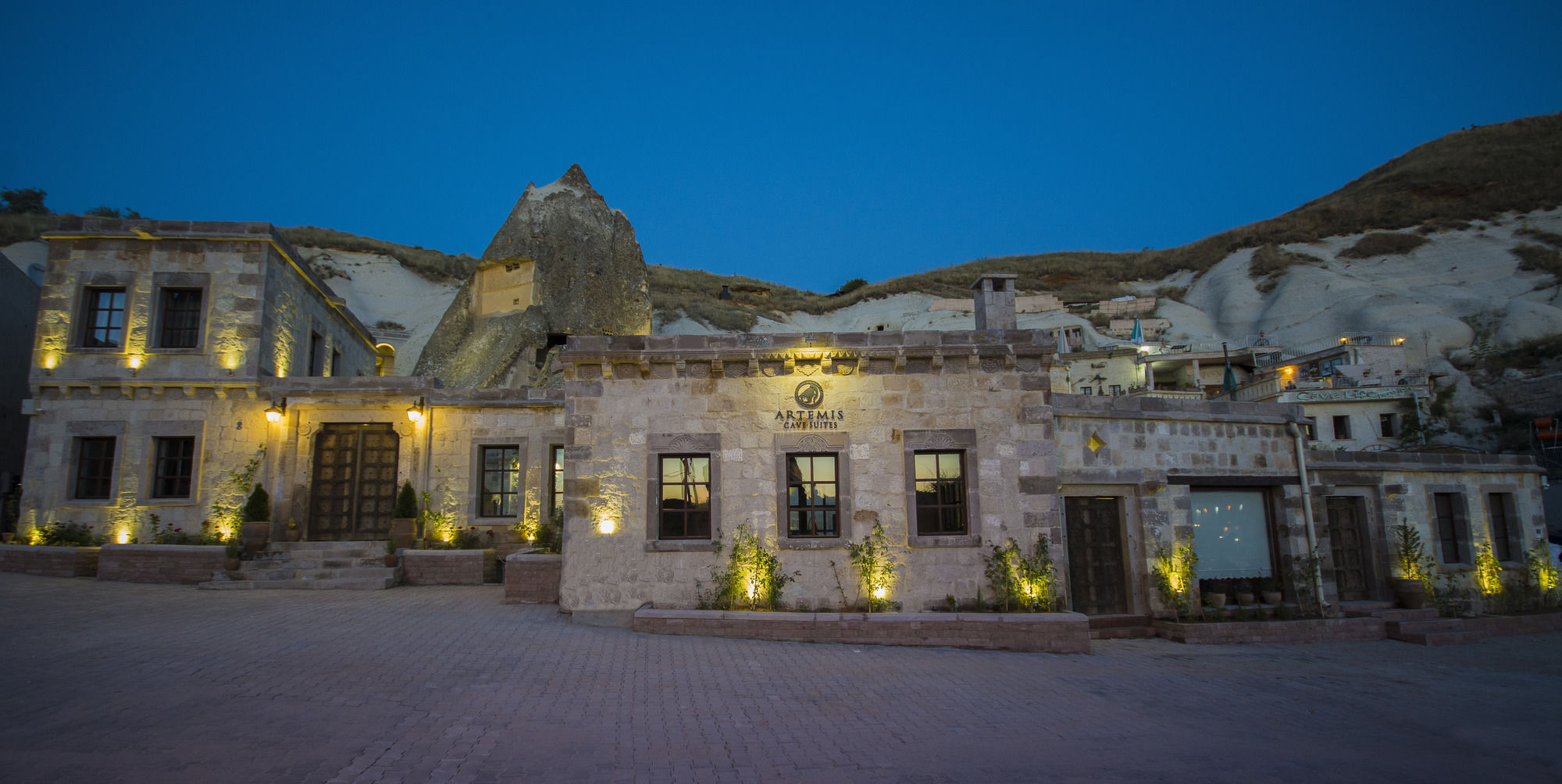 Artemis Cave Suites