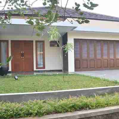 Cempaka 1 Villa 5 Bedroom with a Private Pool Hotel Exterior