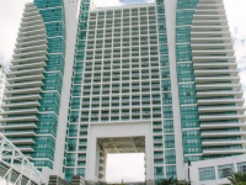 ดิโพลแมท บีช รีสอร์ทฮอลลีวูด คิวริโอ คอลเลกชั่น บาย ฮิลตัน โรงแรมในฮอลลีวูด