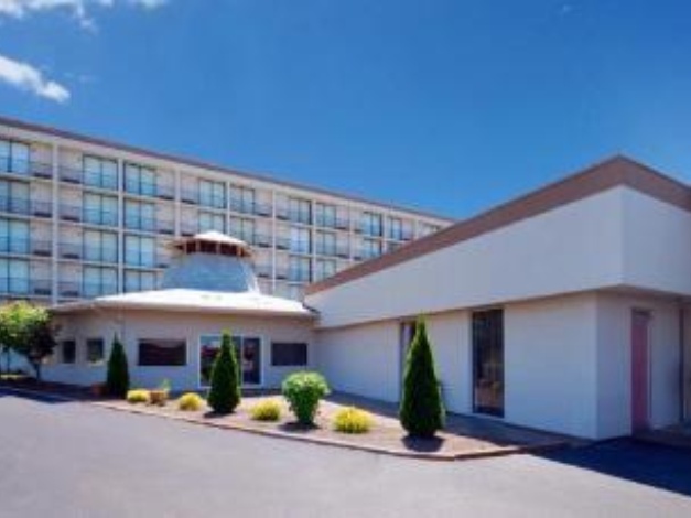 Quality Inn & Suites North Youngstown Area