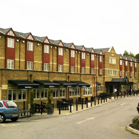 Village Hotel Maidstone Отели рядом с достопримечательностью «Бренчли Гарденс»