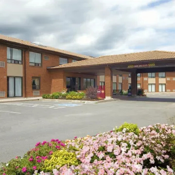 Comfort Inn Hwy 401 Hotels near Agnes Etherington Art Centre