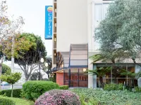 Comfort Inn by the Bay Hotel berhampiran Kubu Point