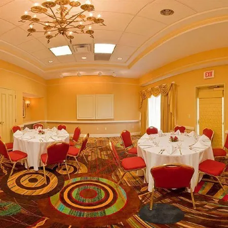 Holiday Inn CHANTILLY-DULLES EXPO (ARPT) by IHG
