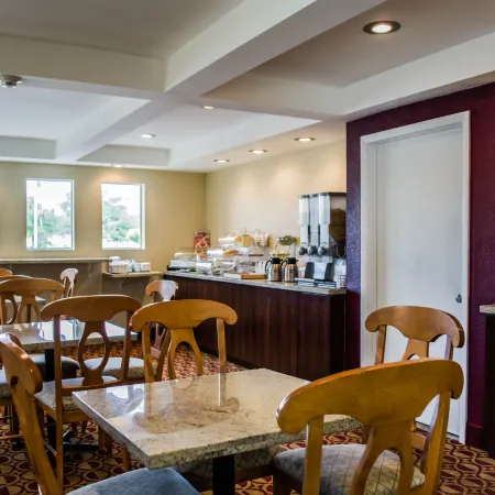 Econo Lodge Busch Gardens Отели рядом с достопримечательностью «Парк аттракционов Busch Gardens»