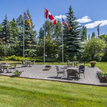 Prestige Riverside Lodge