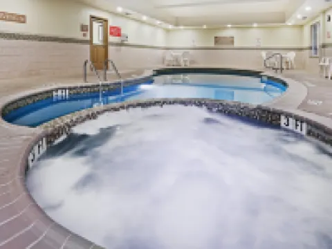 La Quinta Inn & Suites by Wyndham Tyler South Hotels in Tyler
