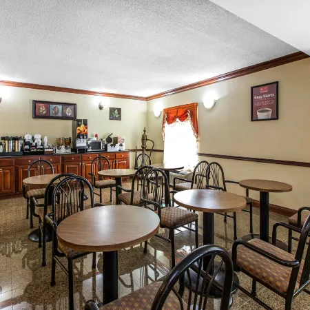 Econo Lodge at Six Flags Отели рядом с достопримечательностью «Станция метро "Гамильтон Э. Холмс"»