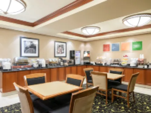 Comfort Inn & Suites Newark - Wilmington Hotels in Newark