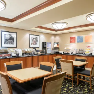 Comfort Inn & Suites Newark - Wilmington