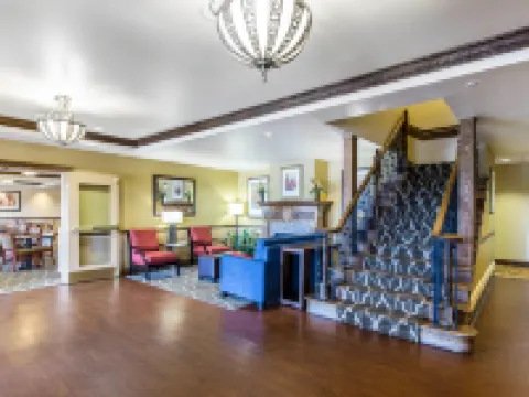 コンフォート イン & スイーツ コーディール コーディールのホテル