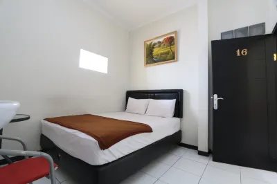 Bantal Guling Pasar Baru Hotels near Kollektiv - Spesialis Media Tanam Organik