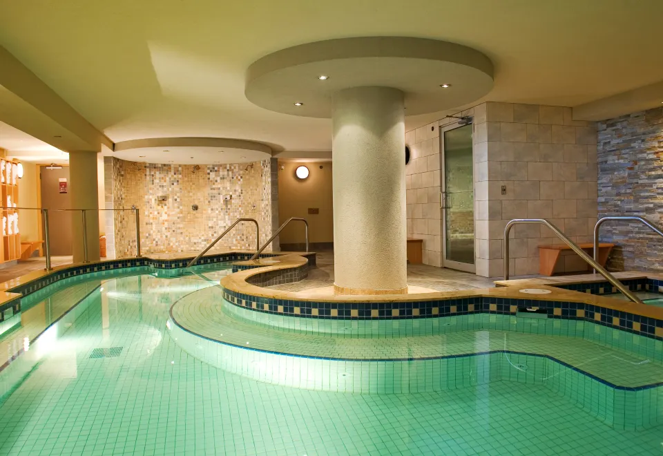 Banff Caribou Lodge and Spa (Banff) - 2026 Prices, Reviews & Deals