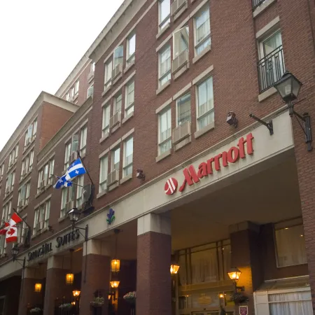 AC Hotel Old Montreal Отели рядом с достопримечательностью «Спортивный комплекс «Белл-центр»»
