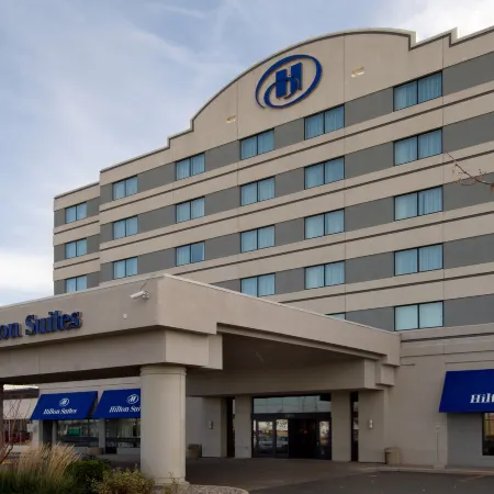 Hilton Winnipeg Airport Suites