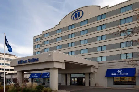 Hilton Winnipeg Airport Suites
