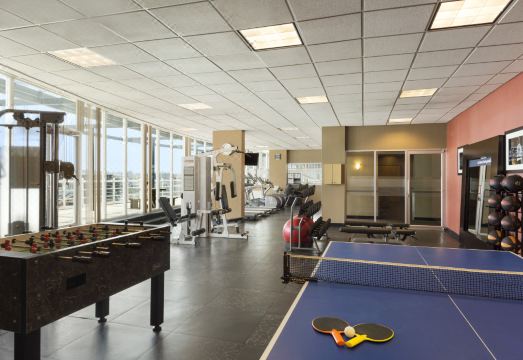 4. 햄프턴 인 & ..