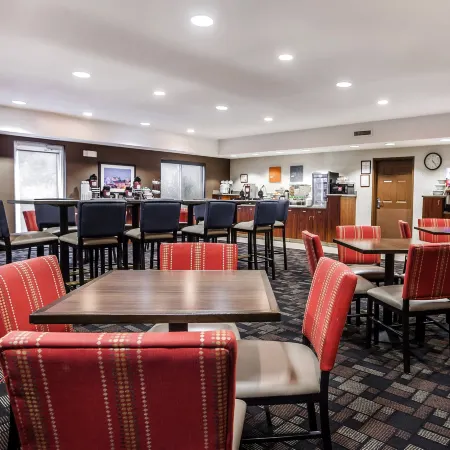 Comfort Suites Independence - Kansas City
