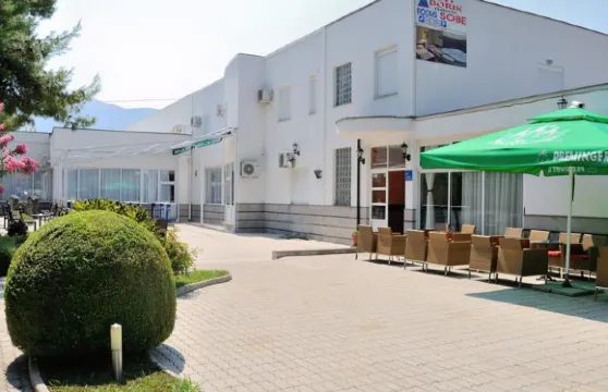 博裏克汽車旅館