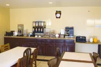 Deluxe Inn and Suites