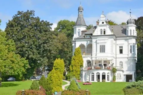 Dermuth Hotels – Parkvilla Worth