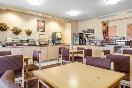 Quality Inn & Suites Pueblo West