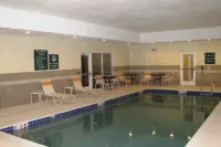 La Quinta Inn & Suites by Wyndham Artesia - piscine
