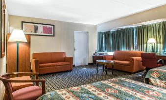 Econo Lodge Cranston - Providence