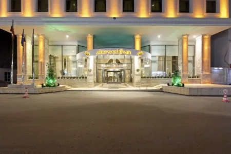 Elite World Van Отели в г. Эдремит