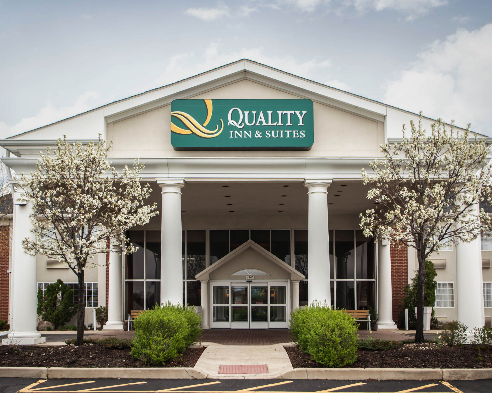 Quality Inn and Suites St Charles - West Chicago