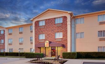 Super 8 by Wyndham Grapevine/DFW Airport Northwest