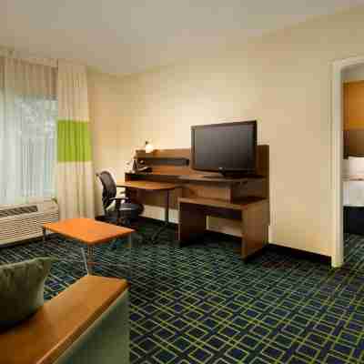 Fairfield Inn & Suites Baltimore BWI Airport Rooms