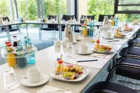 rugs Hotel am Schlosspark Lichtenwalde - Morgenmad
