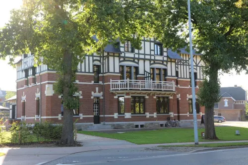 Porta Cité Отели в г. Бре
