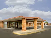 OYO Hickory House Inn Hotels in Dexter