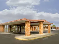OYO Hickory House Inn فنادق في 