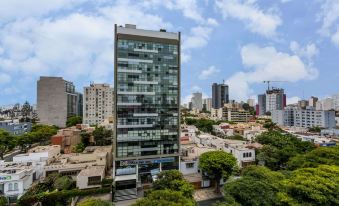 Costa del Sol Wyndham Lima City