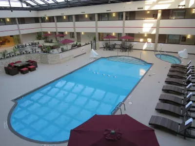 Holiday Inn Brookfield - ​​MILWAUKEE Hotels near Capitol Plaza East
