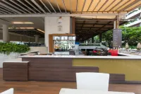 The Cha Am Methavalai Hotel - bar