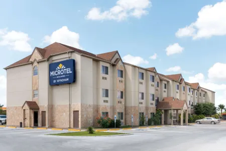 Microtel Inn & Suites by Wyndham Eagle Pass Отели в г. Игл-Пасс