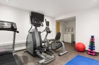 Ramada by Wyndham South Mimms M25 - parking