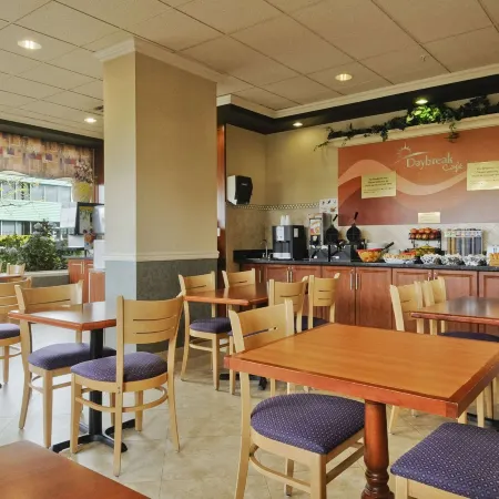 Days Inn by Wyndham Vancouver Airport