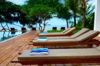 Roman Beach Hotel