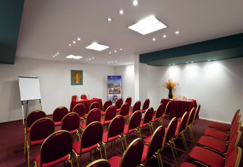 Hotel Globales Republica Over view