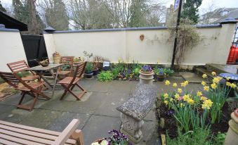 Inglestone House Guest House - Housity